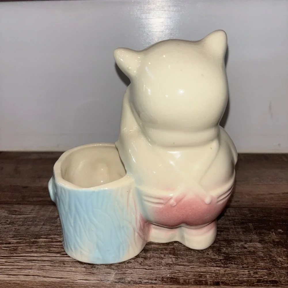 1950s Vintage SHAWNEE Ceramic 5 1/2'' Pig by Tree Stump Planter Blue And Pink